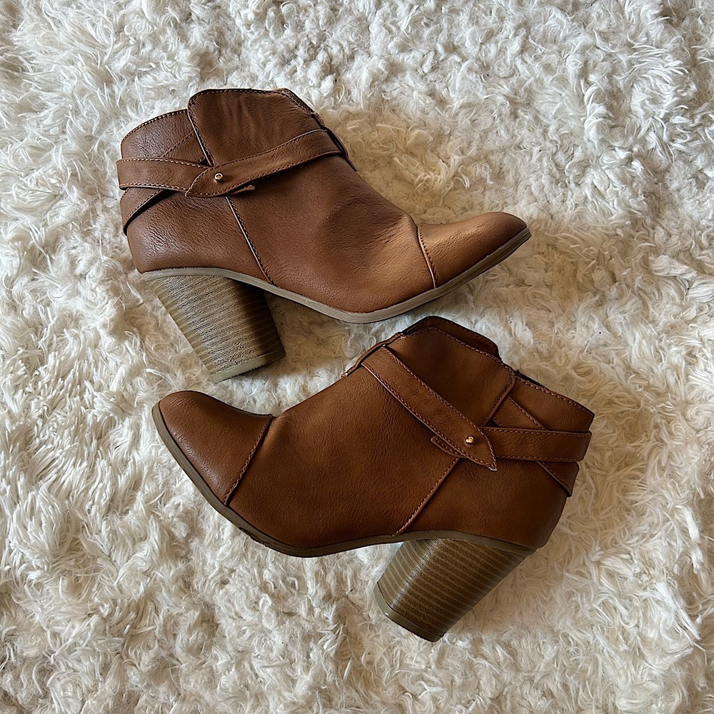 Lauren Conrad Heeled Ankle Booties Size 8.5 Med
